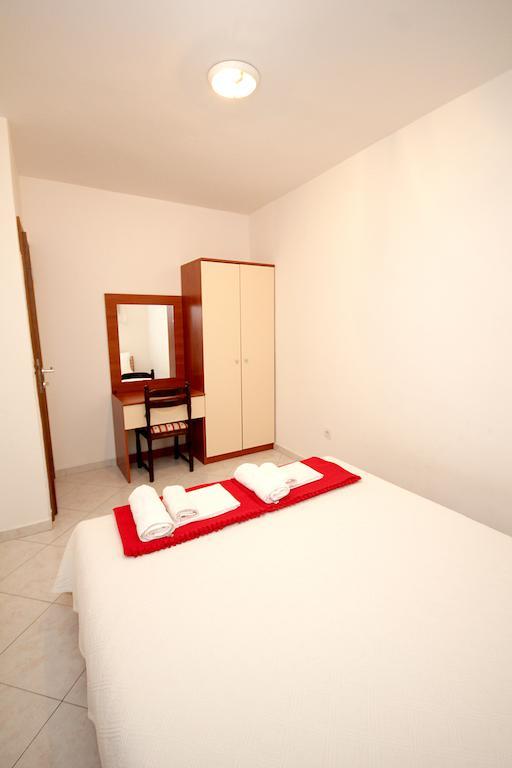 Guesthouse Draskovic Petrovac Habitación foto