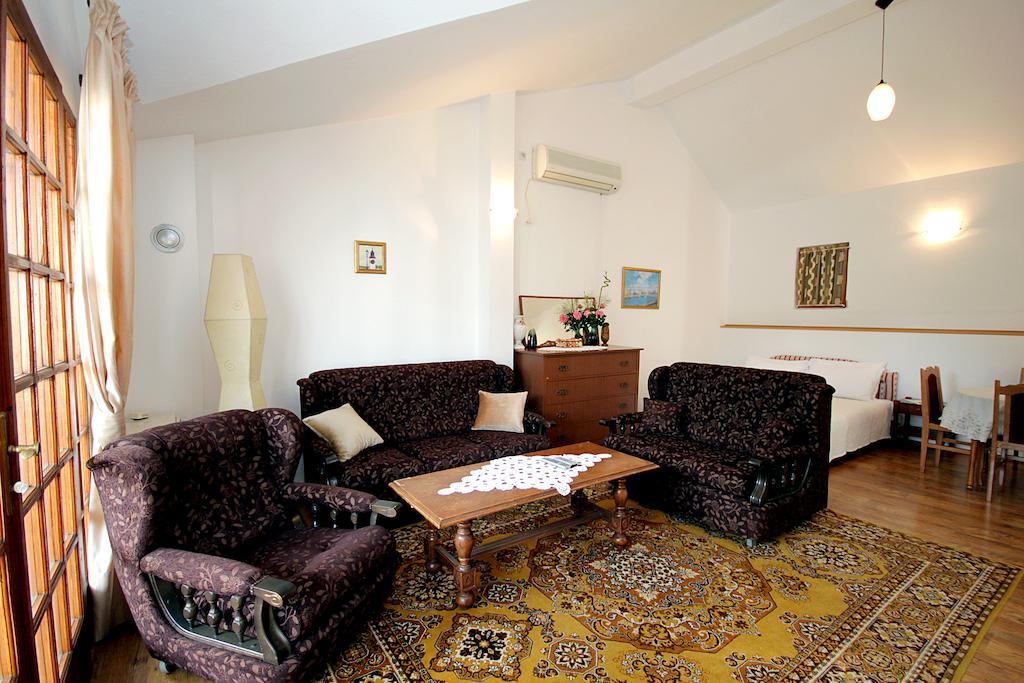 Guesthouse Draskovic Petrovac Habitación foto