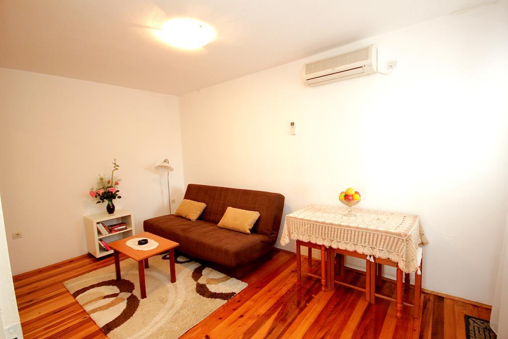 Guesthouse Draskovic Petrovac Habitación foto