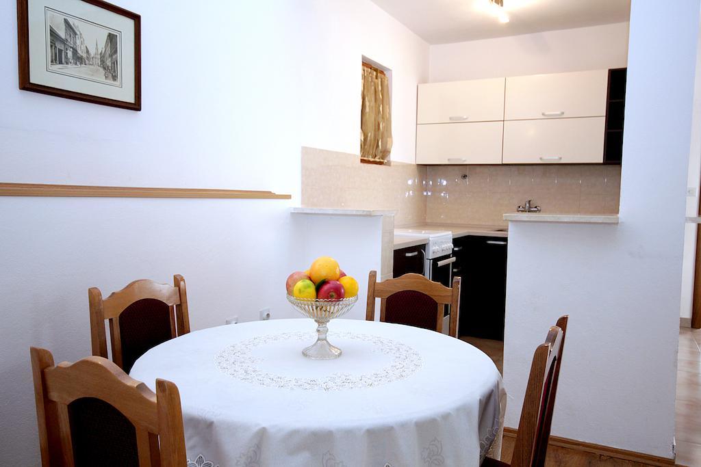 Guesthouse Draskovic Petrovac Habitación foto