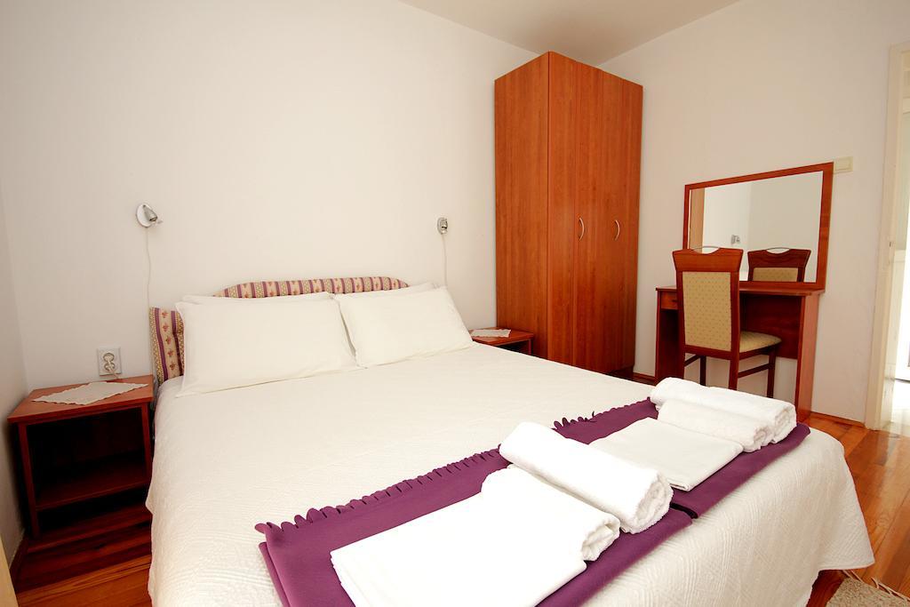 Guesthouse Draskovic Petrovac Habitación foto