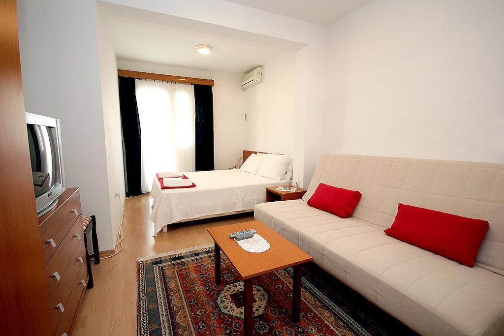 Guesthouse Draskovic Petrovac Habitación foto