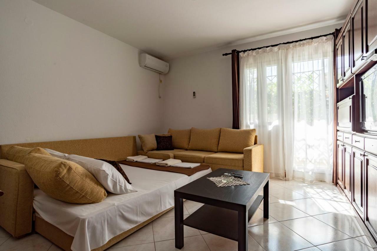 Guesthouse Draskovic Petrovac Exterior foto